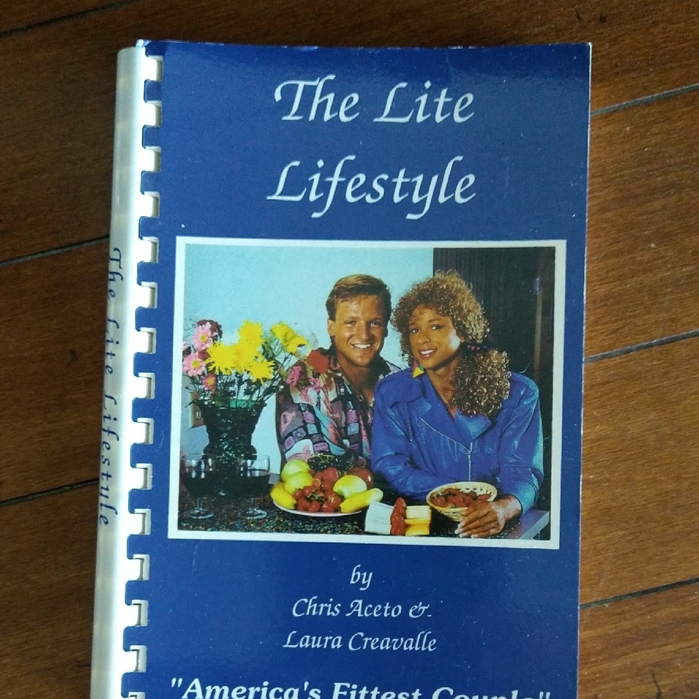 The Lite Lifestyle Book by Chris Aceto & Laura Creavalle - Blue Cover